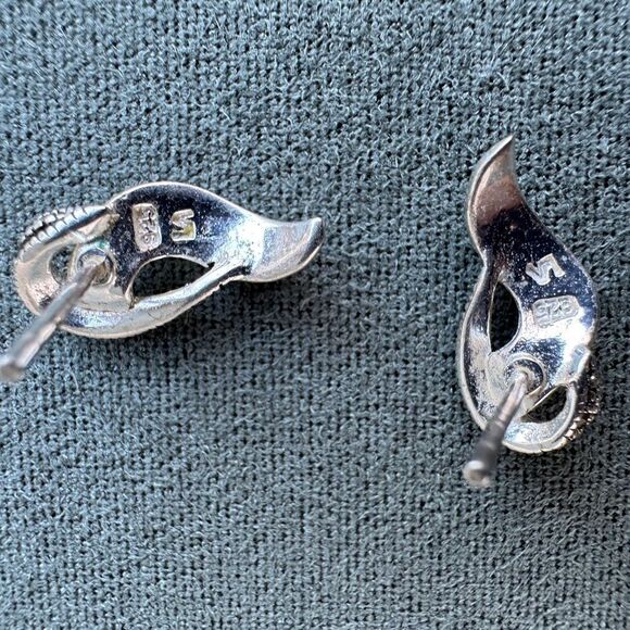 Elegant Sterling Silver Marcasite Earrings Curved Wing Earrings with Gemstone - Picture 6 of 17